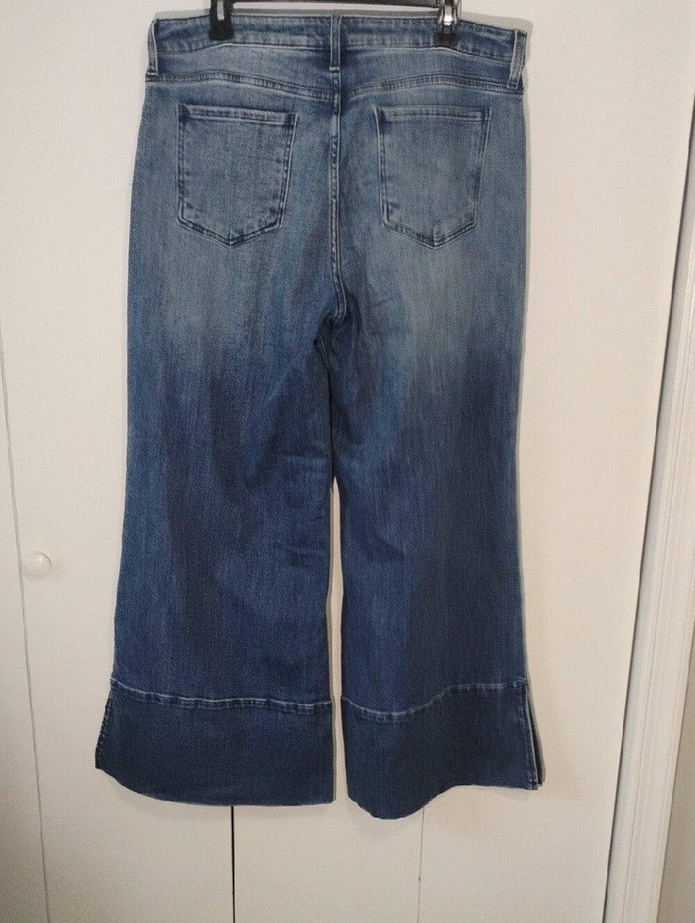 Kut from the Kloth Goldie Super Flare Jeans - Picture 7 of 9